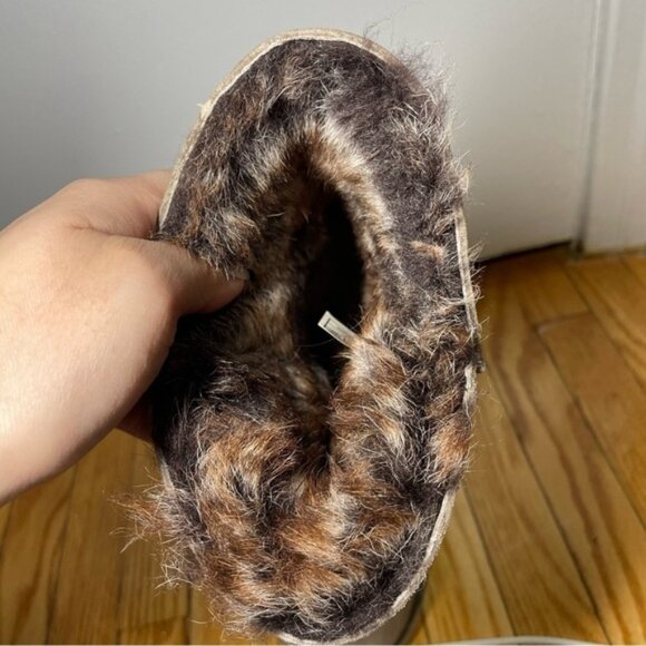 UGG Brown Boots size US 6 - Picture 7 of 13